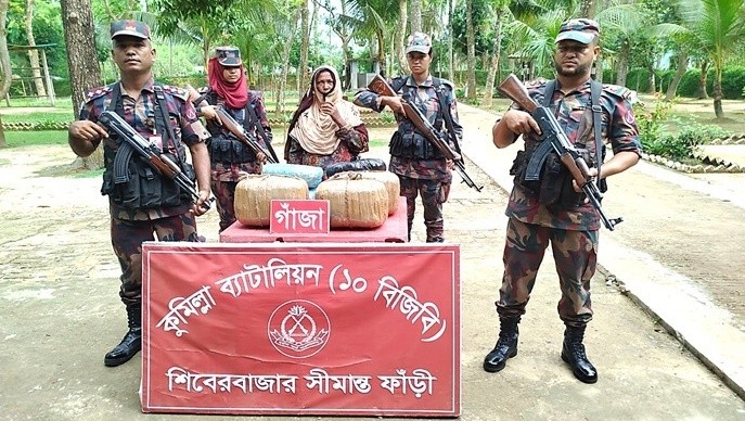 কুমিল্লায় ১৯ কেজি গাঁজাসহ নারী মাদক কারবারি আটক