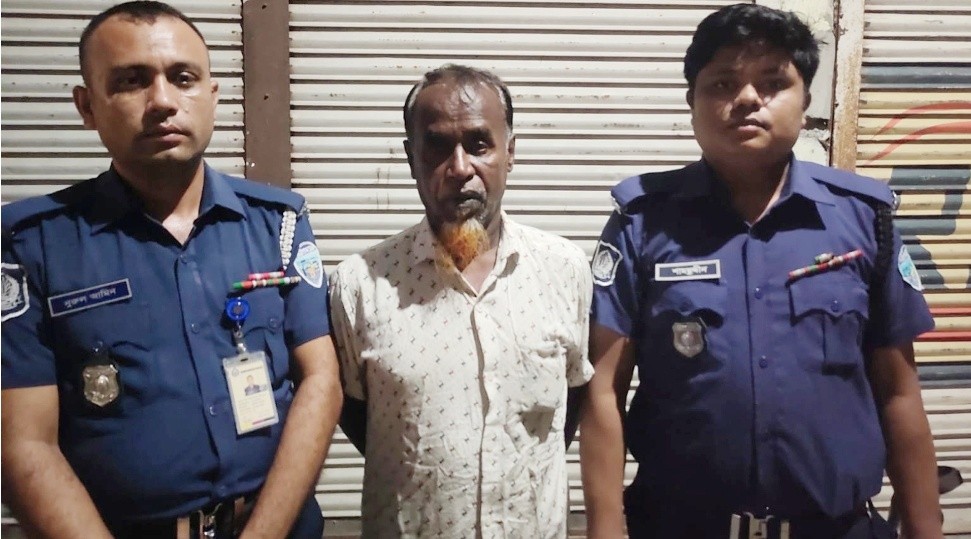 কুমিল্লায় ফুটপাতে ঘুমন্ত নারীকে ধর্ষণের ঘটনায় অভিযুক্ত আটক