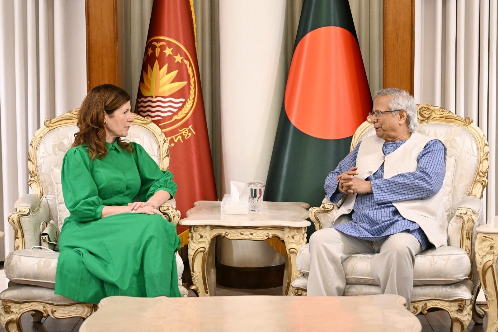 প্রধান উপদেষ্টার সঙ্গে যুক্তরাজ্যের উন্নয়নমন্ত্রীর বৈঠক