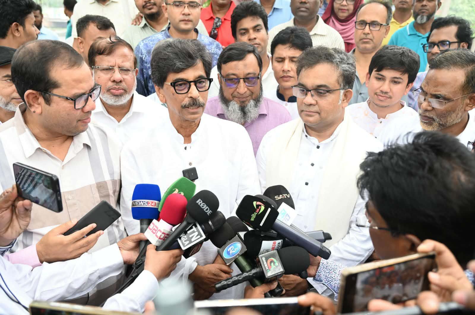 মিঠাপানির মাছ উৎপাদনে বিশ্ববিদ্যালয় লেক হতে পারে নতুন দৃষ্টান্ত  — মৎস্য ও প্রাণিসম্পদ মন্ত্রী হাজী ইয়াছিন