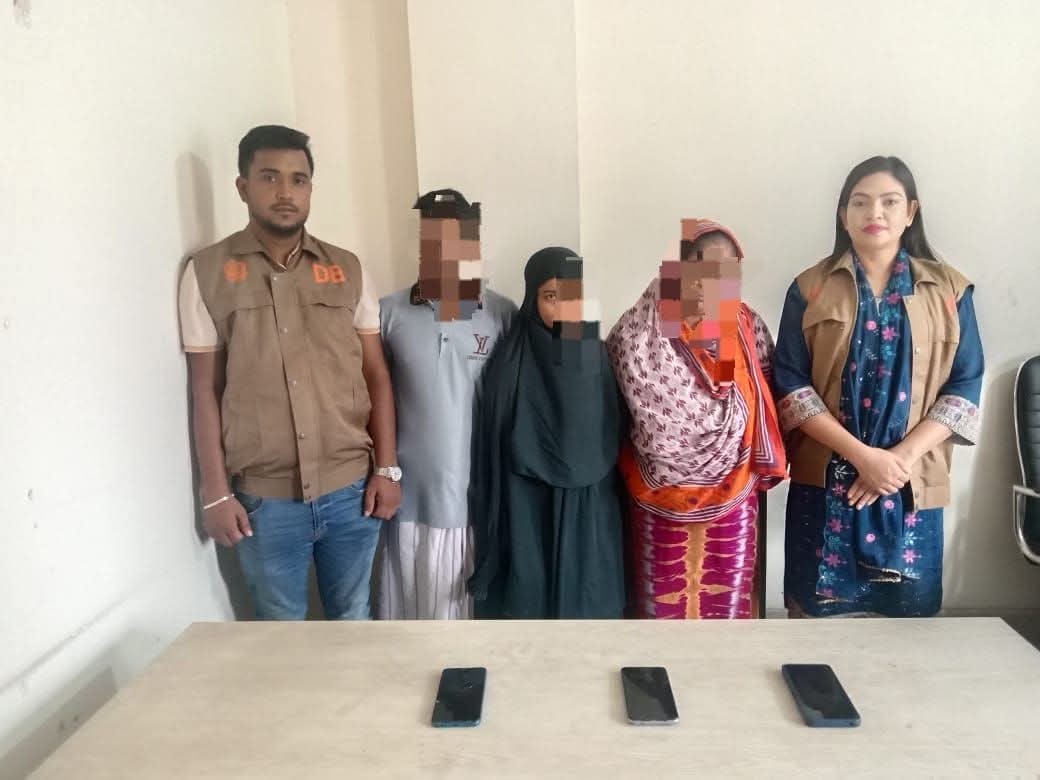 মোবাইল ফোনসহ চোরচক্রের তিন সদস্যকে গ্রেফতার