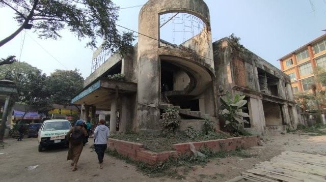 পরিত্যক্ত কমিউনিটি সেন্টার ভবন থেকে ২ মরদেহ উদ্ধার